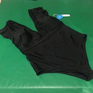 1X Cupshe black one piece nwt